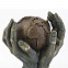Скульптура "Мир в твоих руках" с логотипом в Балашихе заказать по выгодной цене в кибермаркете AvroraStore