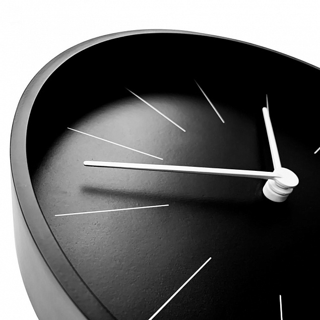 Часы настенные Berne, черные с логотипом в Балашихе заказать по выгодной цене в кибермаркете AvroraStore