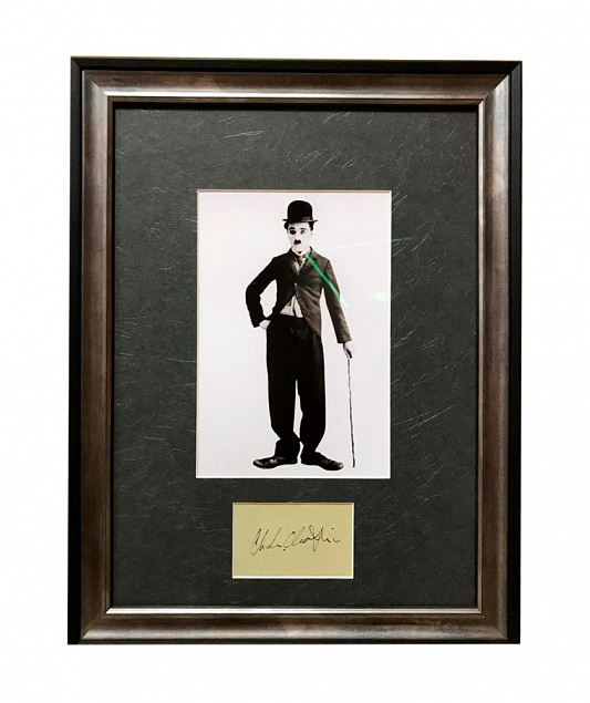 Фото с автографом Чарли Чаплина с логотипом в Балашихе заказать по выгодной цене в кибермаркете AvroraStore