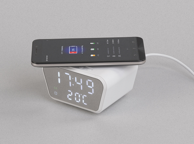 Настольные часы "Smart Clock" с беспроводным (15W) зарядным устройством, будильником и термометром с логотипом в Балашихе заказать по выгодной цене в кибермаркете AvroraStore