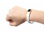 Силиконовый браслет Brisky с металлическим шильдом, белый с логотипом в Балашихе заказать по выгодной цене в кибермаркете AvroraStore