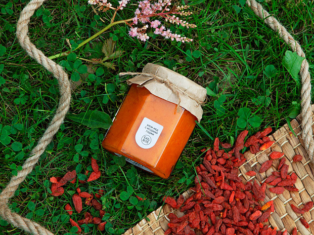 Крем-мёд с ягодами годжи с логотипом в Балашихе заказать по выгодной цене в кибермаркете AvroraStore