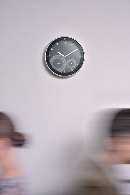 Часы настенные INSERT с термометром и гигрометром с логотипом в Балашихе заказать по выгодной цене в кибермаркете AvroraStore