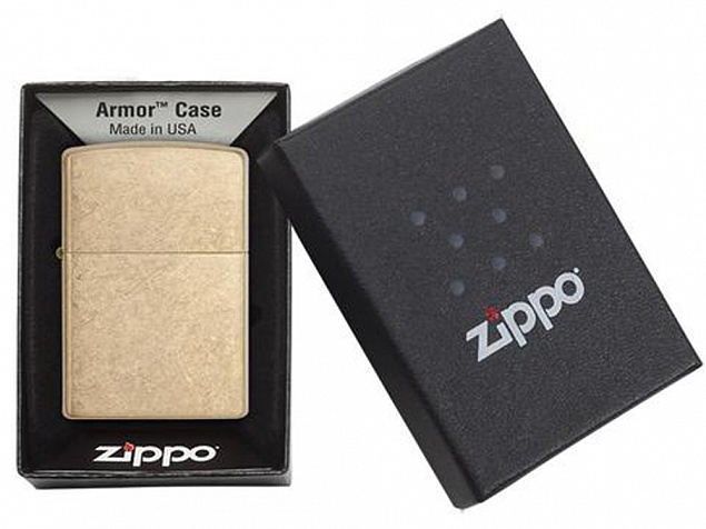 Зажигалка ZIPPO Armor™с покрытием Tumbled Brass с логотипом в Балашихе заказать по выгодной цене в кибермаркете AvroraStore