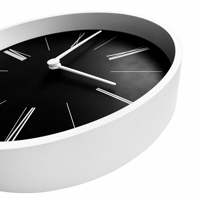 Часы настенные Baster, черные с белым с логотипом в Балашихе заказать по выгодной цене в кибермаркете AvroraStore